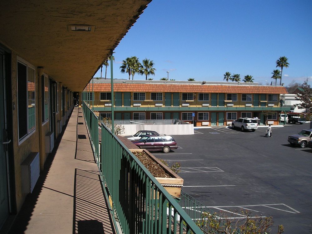Gilroy Inn Exterior foto